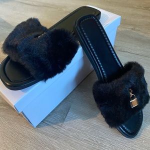 New women slippers from envy